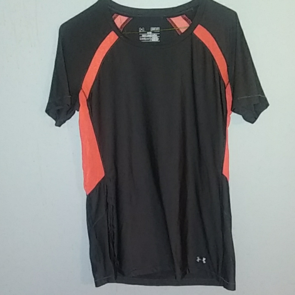 Womens under armour top size medium